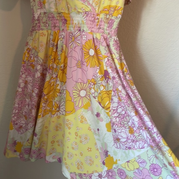 Lovely Spring/Easter Dress! ModCloth, Size Large, Flutter Sleeves - Picture 4 of 4